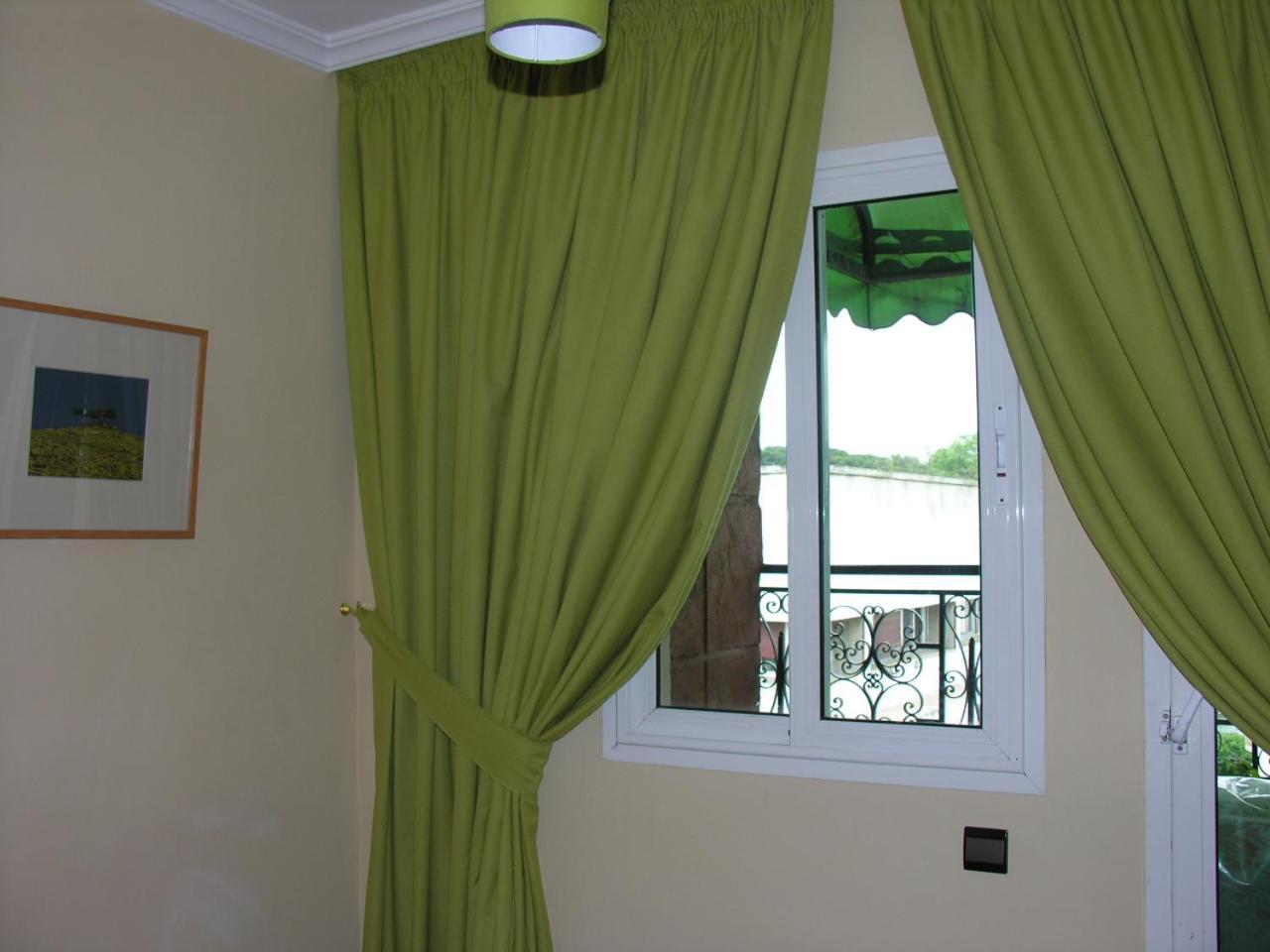 Appartement Agreable Avec 2 Tres Belles Terrasses Au Coeur De Rabat Exterior foto