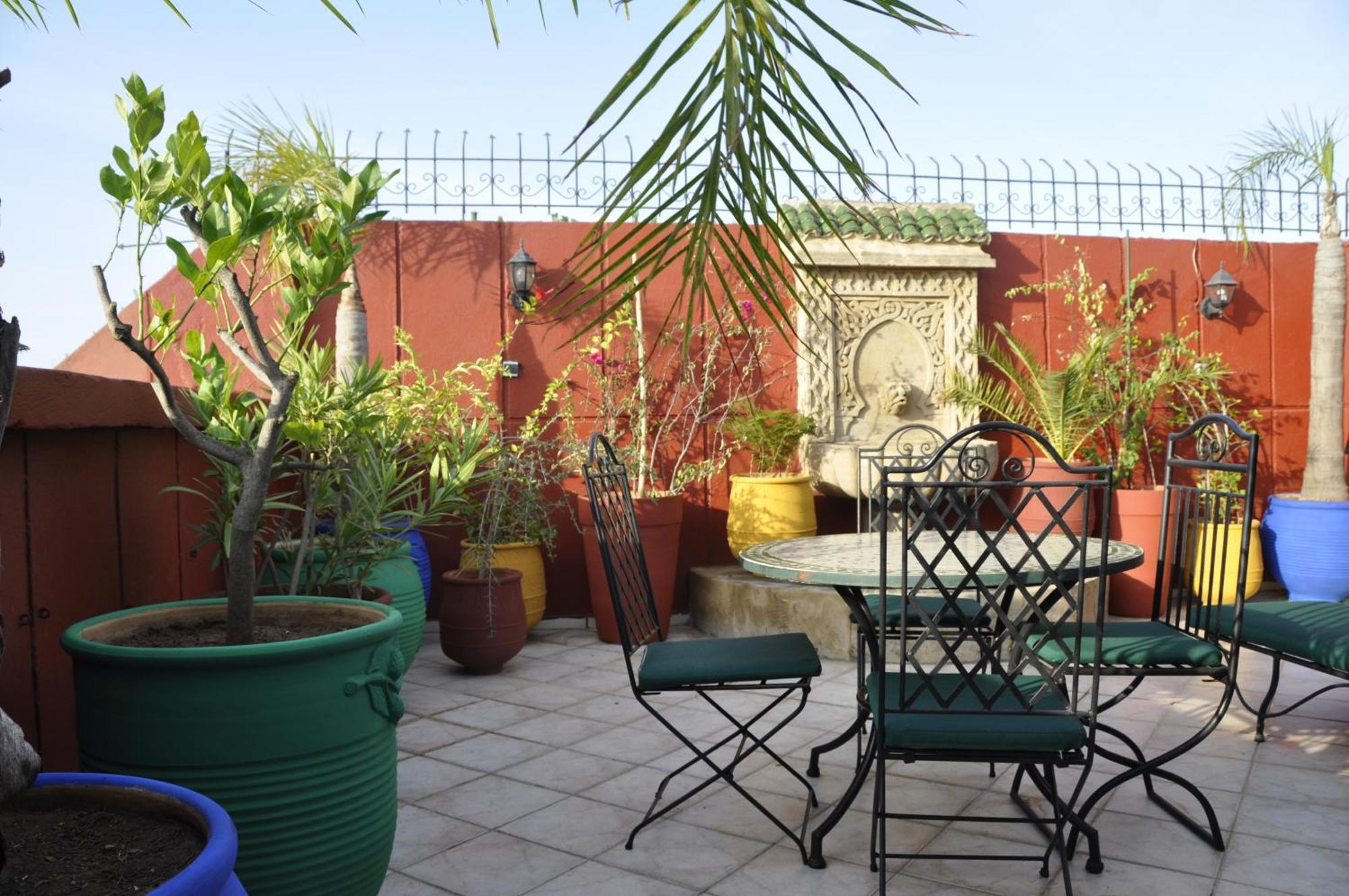 Appartement Agreable Avec 2 Tres Belles Terrasses Au Coeur De Rabat Exterior foto
